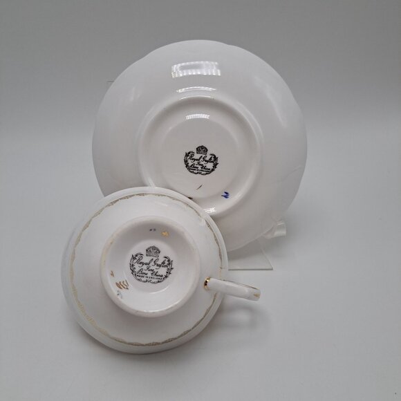 Royal Grafton Bone China Teacup Saucer Set Floral Design Gold Trim - Picture 15 of 15